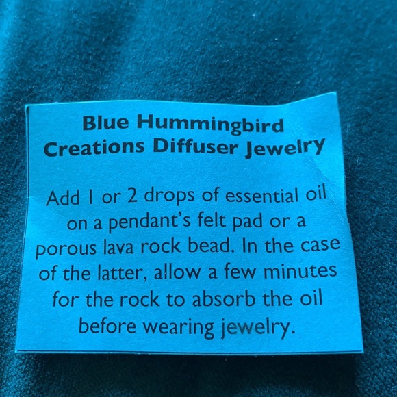 Silver Essential Oil Diffuser Necklace NWOT - Picture 6 of 8